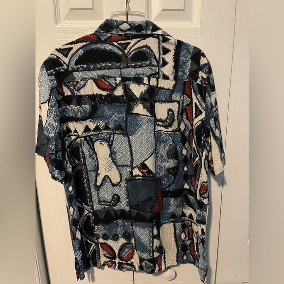 Vintage Silk Men’s Hawaiian pattern casual button down - Picture 2 of 2